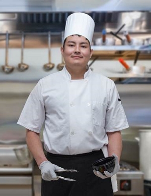 Chef Adam Mullett encourages patients, staff and visitors to the Phoenix Indian Medical Center to eat healthy. 