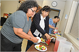 Participants sample healthy meals.